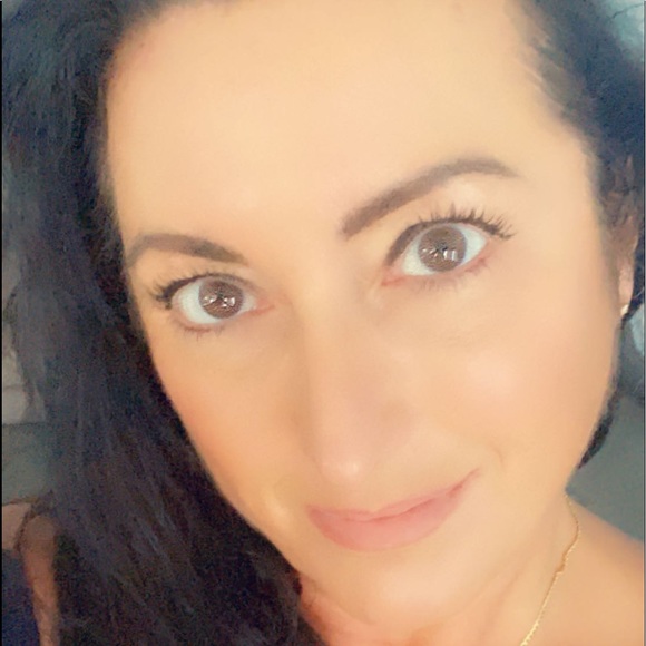 Meet your Posher, Connie - Picture 1 of 1